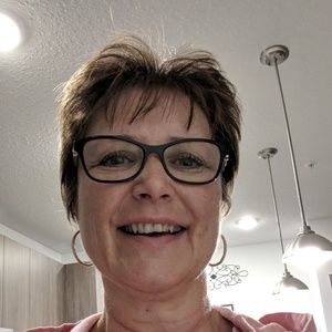 Meet your Posher, Jeanine